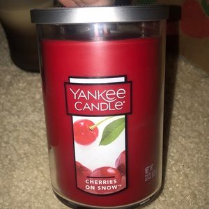 Large tumbler cherries on snow 22oz